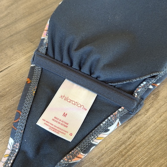 Xhilaration Gray Floral Bikini Set Top Size Medium Bottom Size Small - Picture 8 of 13